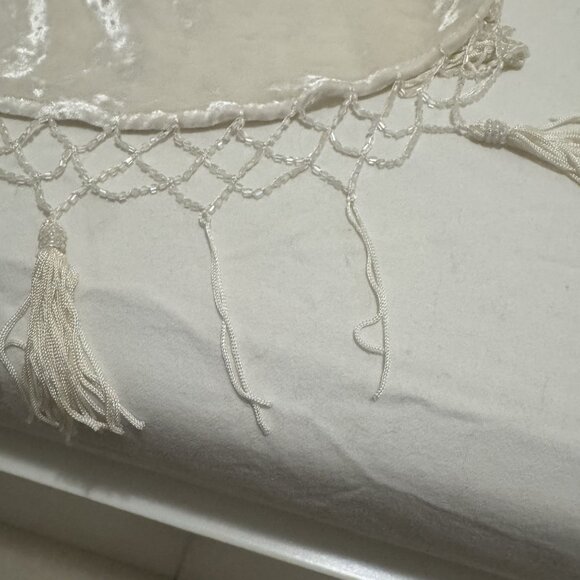 Vintage Womens White Silk Velvet Floral Triangle Shawl w/ Fringe – 74” x 42” - Picture 9 of 13
